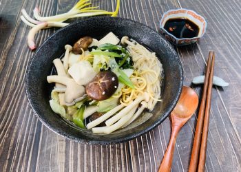 Lẩu nấm chay – Món ăn thanh đạm cuối tuần