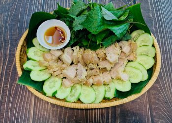 Thịt ba rọi ướp shio koji hấp xả ớt