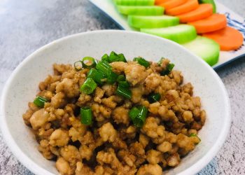 Thịt băm xào miso