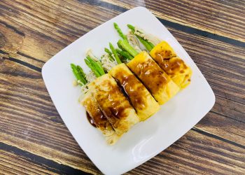 Trứng cuộn nấm, măng tây